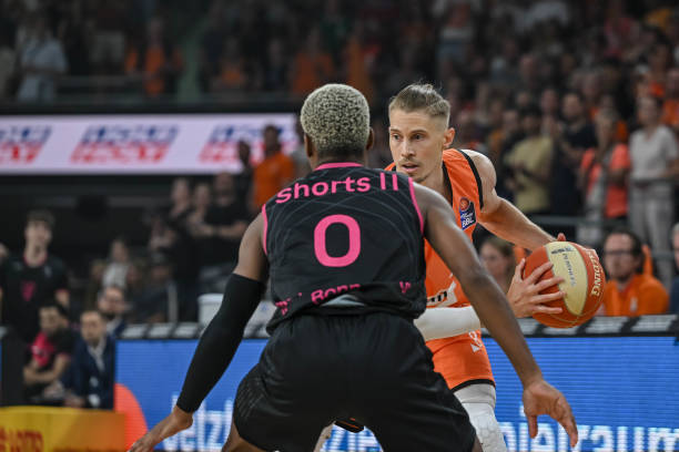 表现出丝毫 表现出丝毫