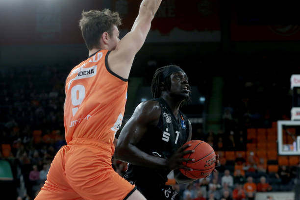 次采访中表 次采访中表